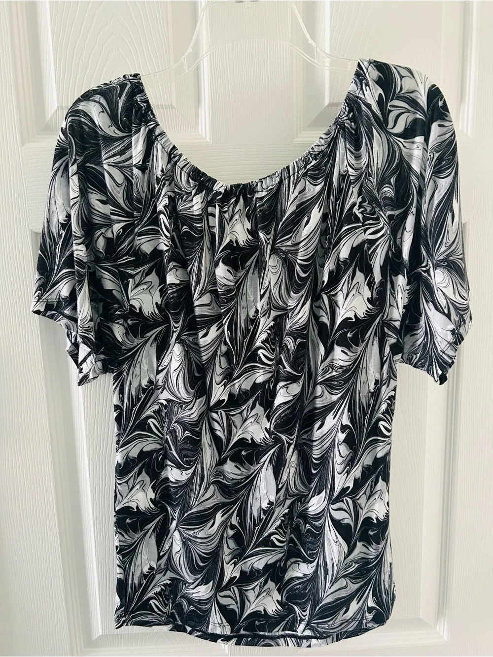Michael Kors Black & White Swirl Short Sleeve Scoop Neck Top